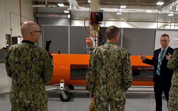 Vice Adm. Thomas Visits NMOC