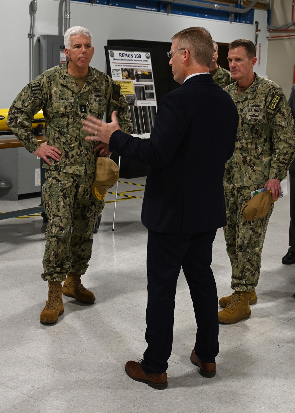 Vice Adm. Thomas Visits NMOC