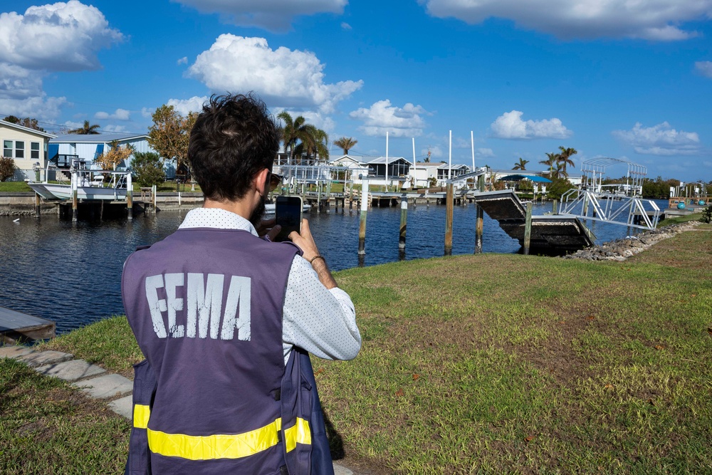 Disaster Survivor Assistance Teams in Charlotte County