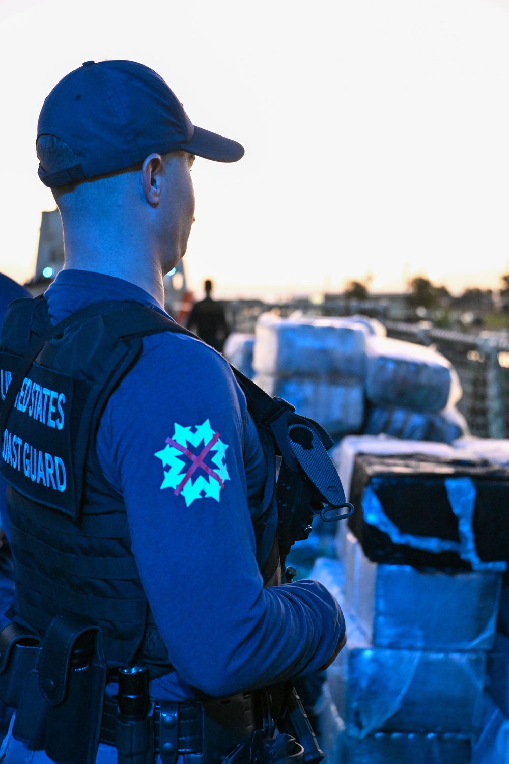 Coast Guard Cutter Resolute crew returns home, offloads approximately $115 million worth of drugs in St. Petersburg