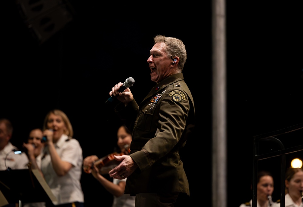 Country Star and Army Reserve WO1 Craig Morgan Performs with U.S. Army Band