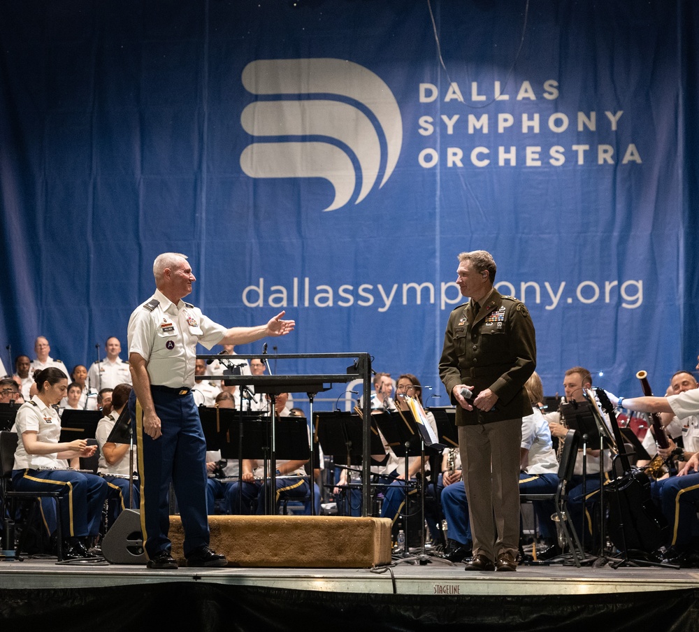 Country Star and Army Reserve WO1 Craig Morgan Performs with U.S. Army Band