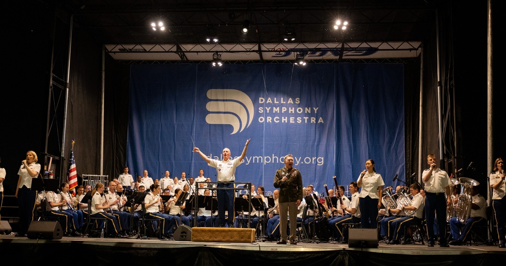Country Star and Army Reserve WO1 Craig Morgan Performs with U.S. Army Band