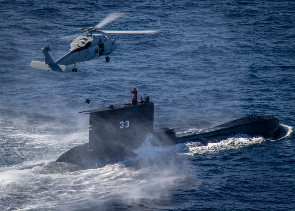 US, Peruvian Navies Perform Hoisting Exercise