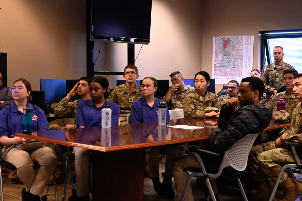 181st DGS IN hosts University of Illinois ROTC For Base Visit