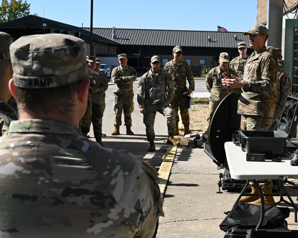 181st DGS IN hosts University of Illinois ROTC For Base Visit