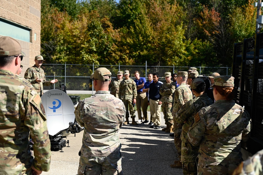 181st DGS IN hosts University of Illinois ROTC For Base Visit