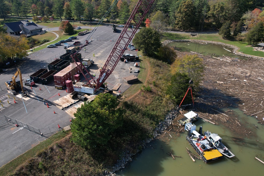 USACE Engineers Launch Tugboats into Claytor Lake