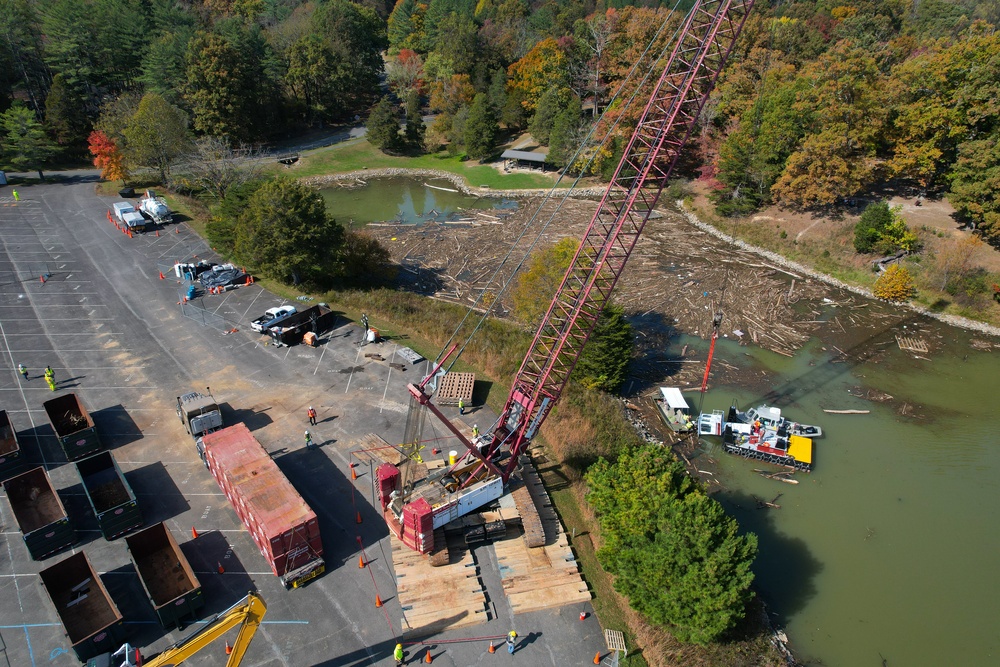 USACE Engineers Launch Tugboats into Claytor Lake