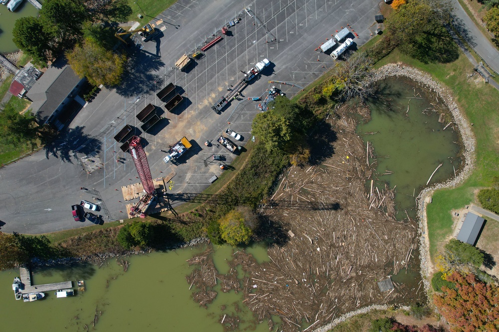 USACE Engineers Launch Tugboats into Claytor Lake