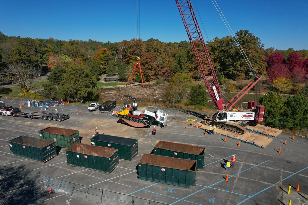 USACE Engineers Launch Tugboats into Claytor Lake