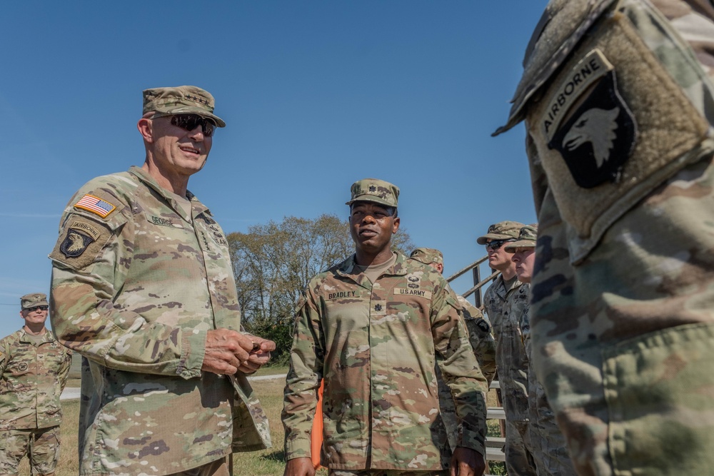 Chief of Staff of the Army and Sergeant Major of the Army visit Fort Campbell