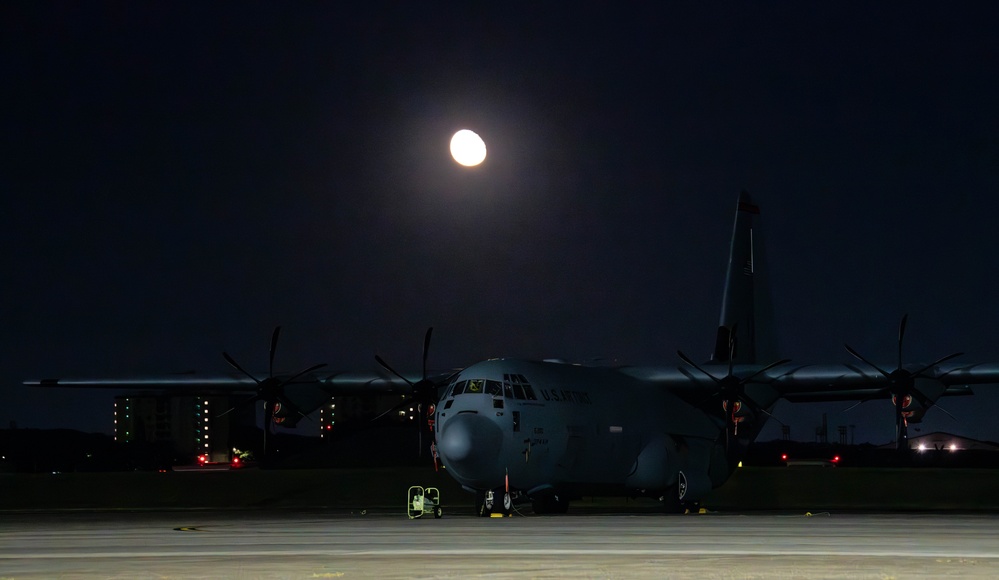 730 AMS, 36 AS team up on cargo operations for BM 25-1