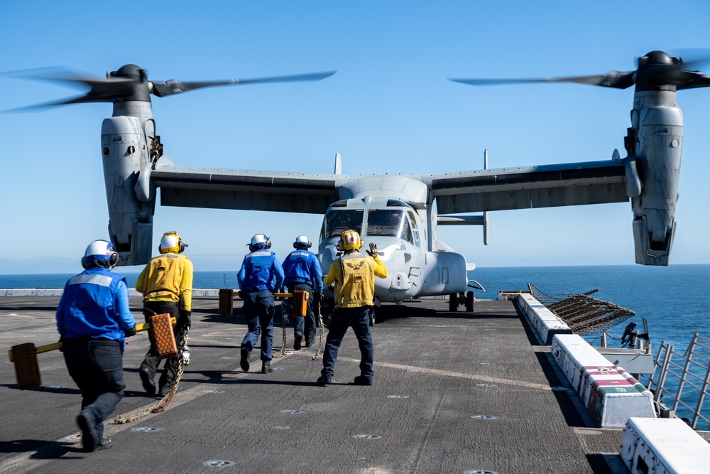 Osprey Deck Landing Qualifications aboard USS Somerset (LPD 25)