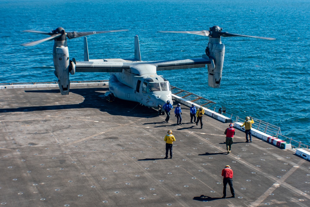 Osprey Deck Landing Qualifications aboard USS Somerset (LPD 25)