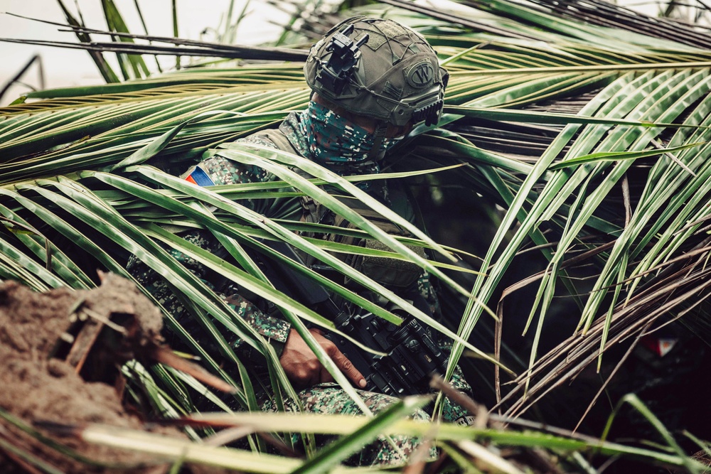 KAMANDAG 8: 15th MEU Defends Apurawan Beach Alongside Filipino Allies