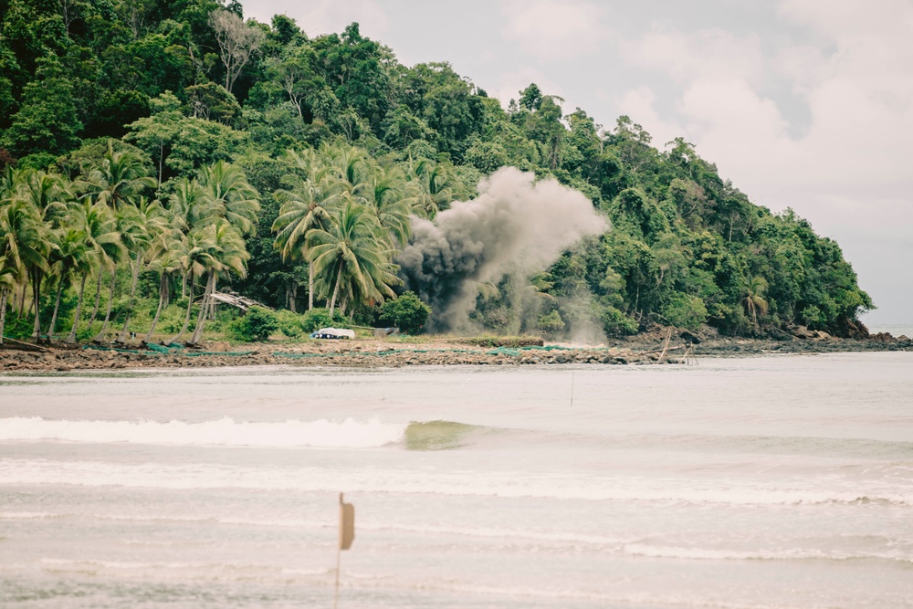 KAMANDAG 8: 15th MEU Defends Apurawan Beach Alongside Filipino Allies