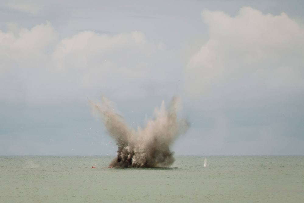 KAMANDAG 8: 15th MEU Defends Apurawan Beach Alongside Filipino Allies