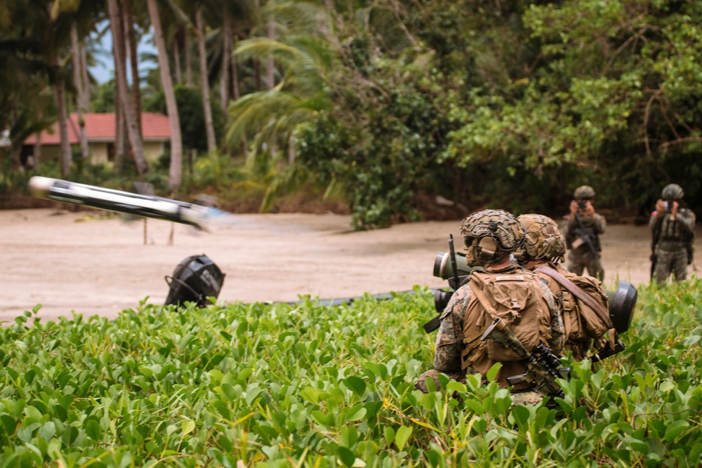 KAMANDAG 8: 15th MEU Defends Apurawan Beach Alongside Filipino Allies