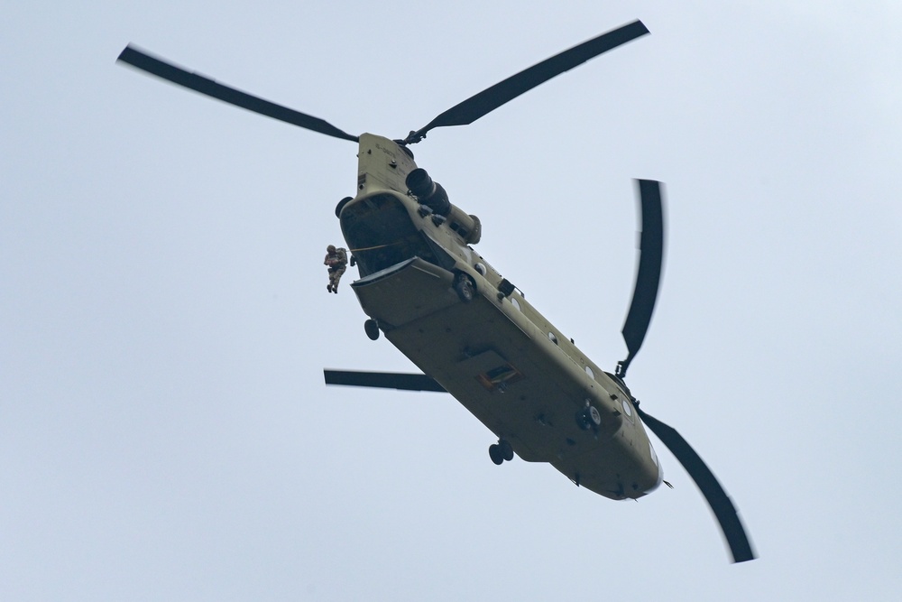 173rd Airborne Brigade Chinook jump at Grafenwoehr