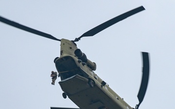 173rd Airborne Brigade Chinook jump at Grafenwoehr