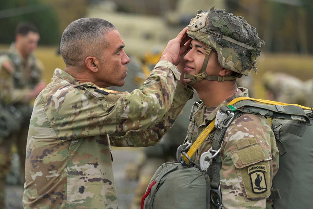 173rd Airborne Brigade Chinook jump at Grafenwoehr