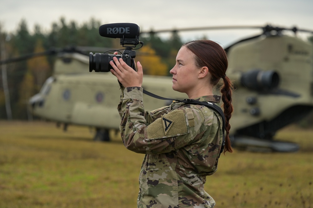 173rd Airborne Brigade Chinook jump at Grafenwoehr