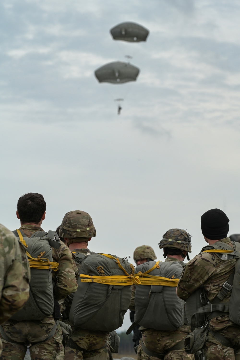 173rd Airborne Brigade Chinook jump at Grafenwoehr