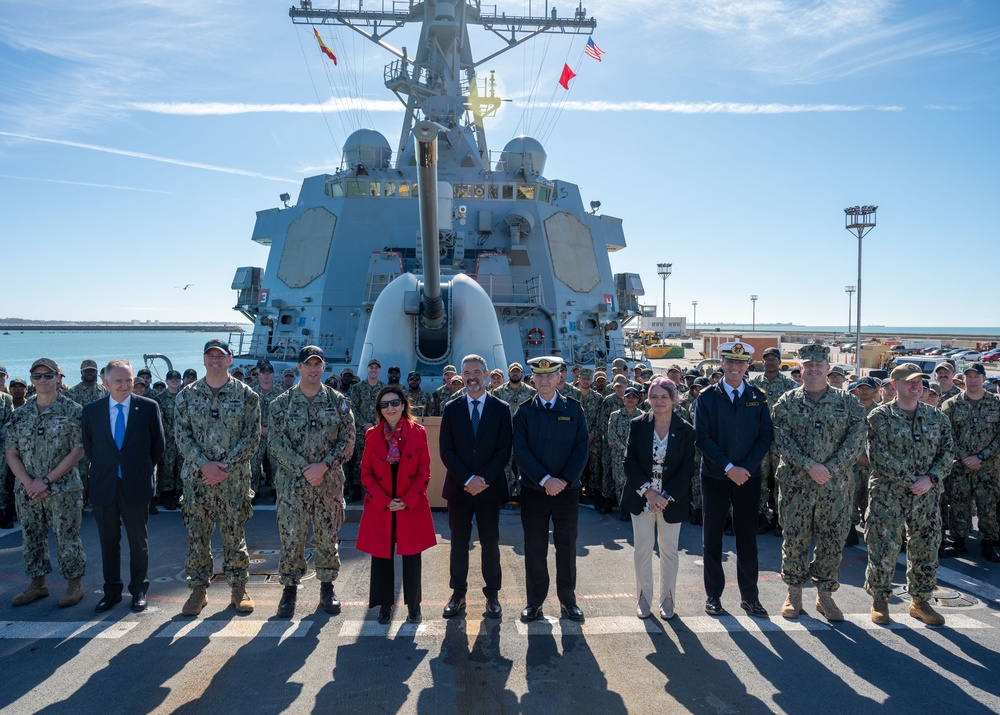 Crew of USS Oscar Austin (DDG 79) conducts ship tour for Spanish Minister of Defense