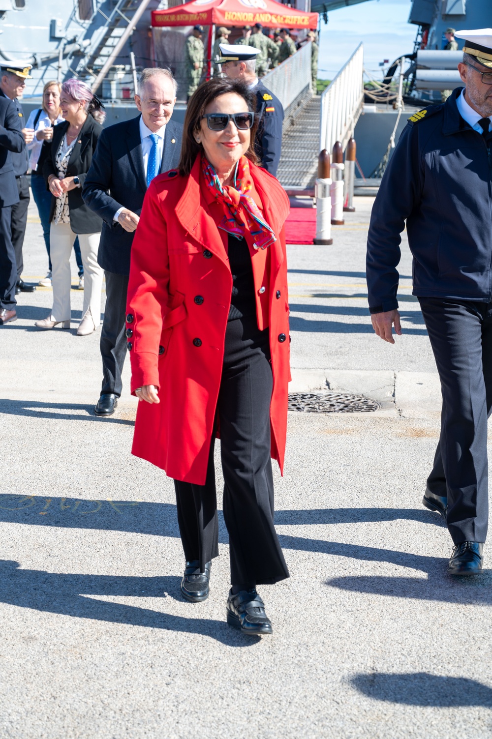 Crew of USS Oscar Austin (DDG 79) conducts ship tour for Spanish Minister of Defense