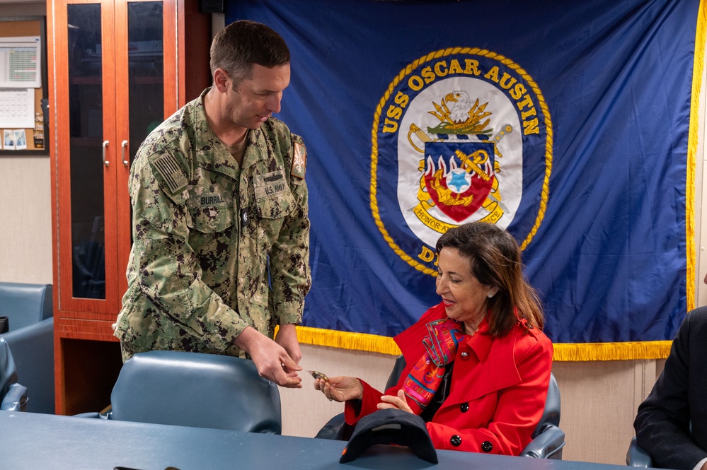 Crew of USS Oscar Austin (DDG 79) conducts ship tour for Spanish Minister of Defense