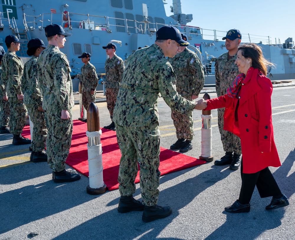 Crew of USS Oscar Austin (DDG 79) conducts ship tour for Spanish Minister of Defense