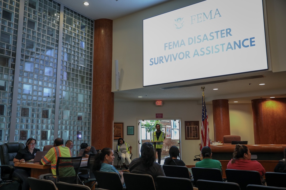 Disaster Survivor Assistance Teams Help Survivors in Orlando