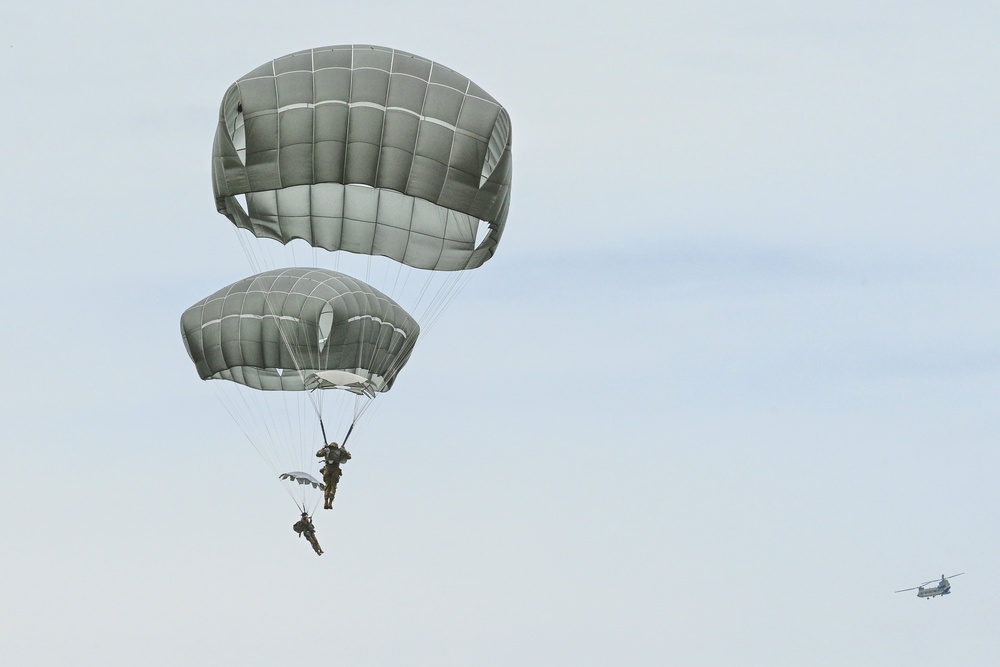 173rd Airborne Brigade jumps at Bunker Drop Zone