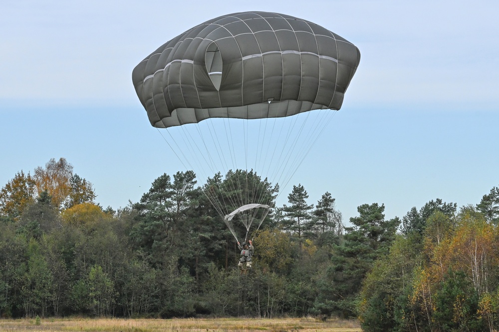 173rd Airborne Brigade jumps at Bunker Drop Zone