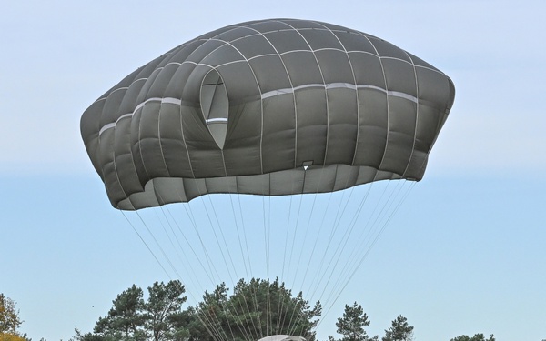173rd Airborne Brigade jumps at Bunker Drop Zone