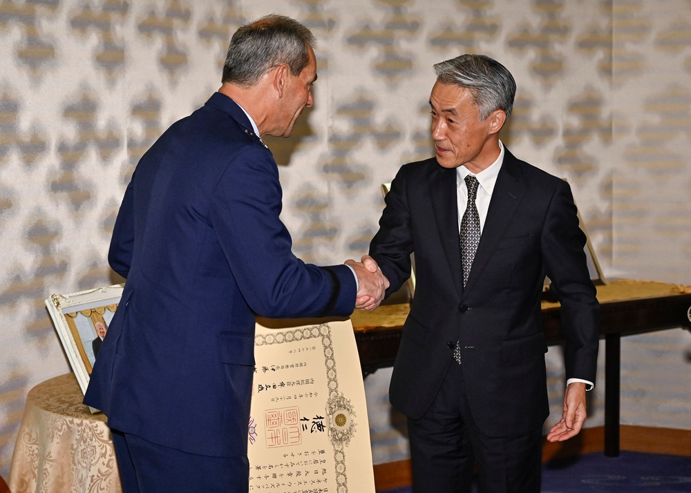 Japanese Ambassador Yamada awards Gen. Wilsbach