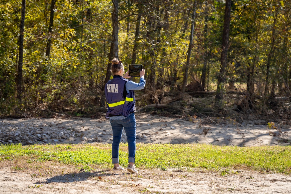 FEMA Disaster Survivor Assistance Help Hurricane Survivors