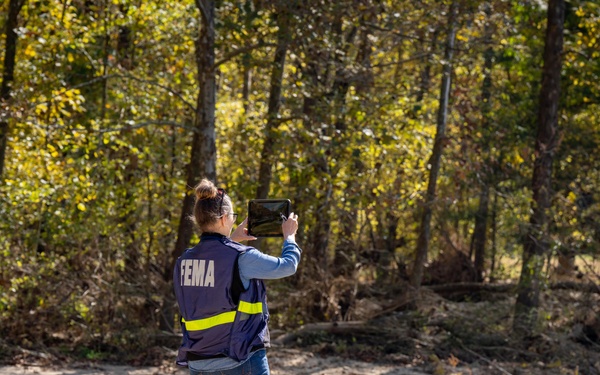 FEMA Disaster Survivor Assistance Help Hurricane Survivors