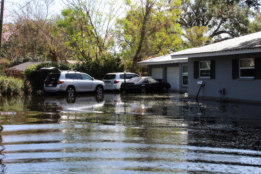 USACE sends water pumps to bring flood relief to Lake Bonny residents