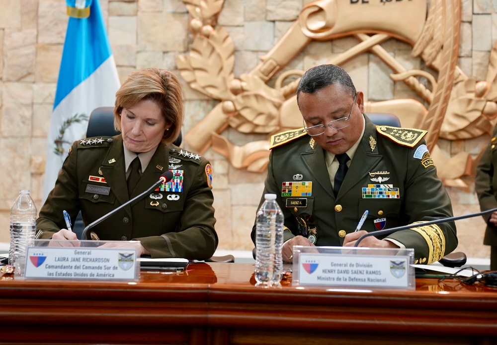 Gen. Richardson visits Guatemala