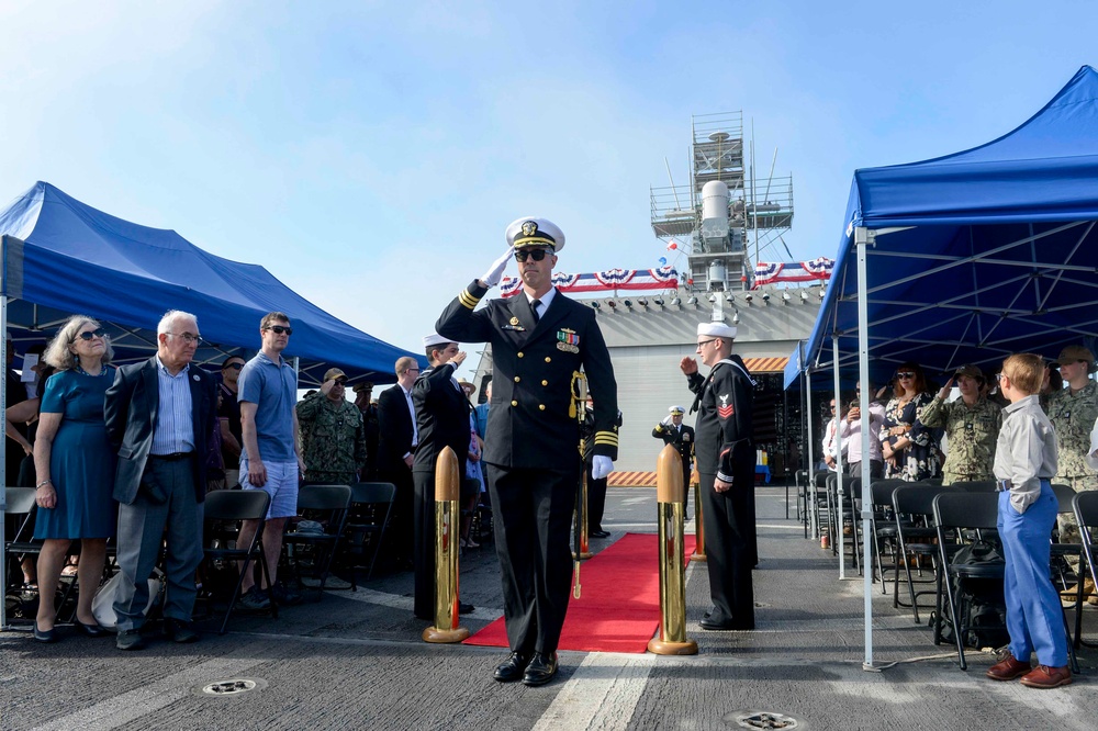 USS Manchester (LCS 14) Blue Crew Conducts Change of Command