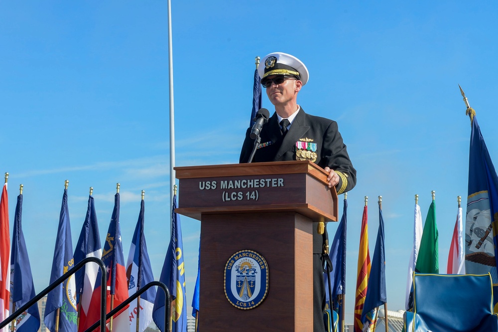 USS Manchester (LCS 14) Blue Crew Conducts Change of Command