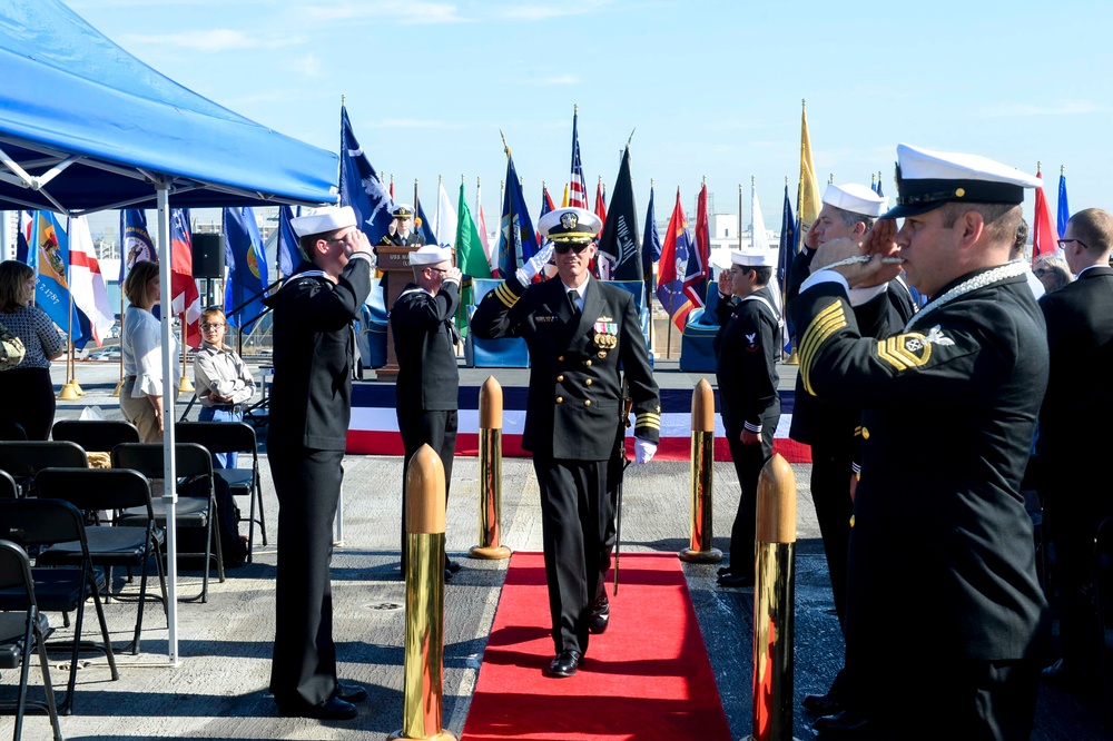 USS Manchester (LCS 14) Blue Crew Conducts Change of Command