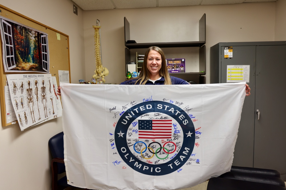 USA Olympic Team chiropractor treats service members at Naval Hospital Twentynine Palms