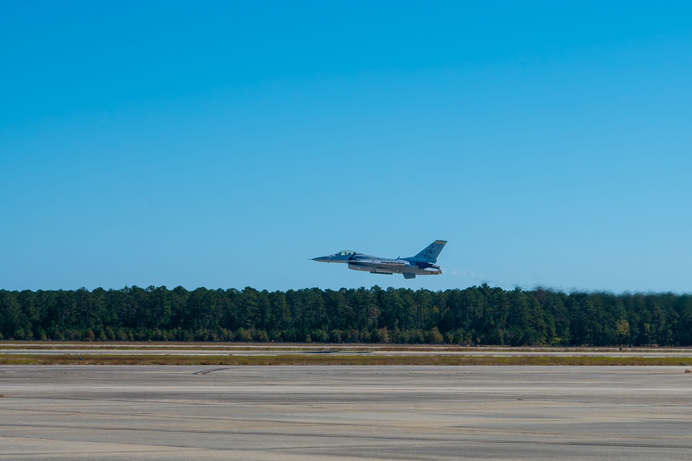 Dvids Images F 16 Viper Demonstration Team Practices A Demonstration At Home Station Image Dvids Images F 16 Viper Demonstration Team Practices A Demonstration At Home Station Image