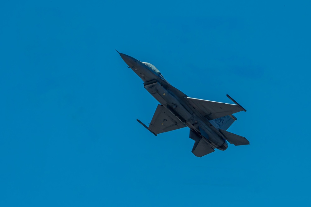 Dvids Images F 16 Viper Demonstration Team Practices A Demonstration At Home Station Image Dvids Images F 16 Viper Demonstration Team Practices A Demonstration At Home Station Image