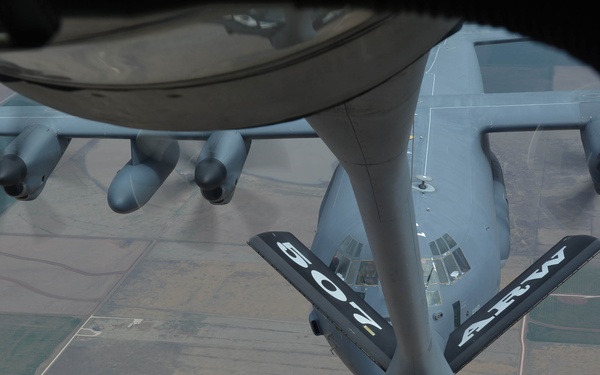 Tinker Honorary Commanders fly with the Okies
