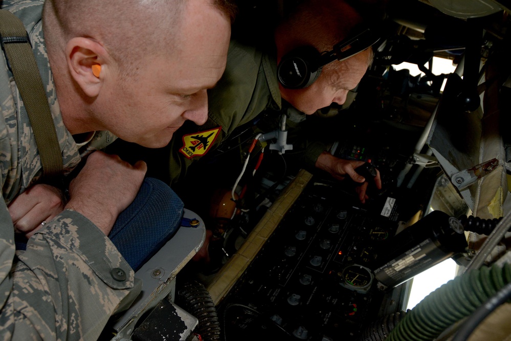 Tinker Honorary Commanders fly with the Okies