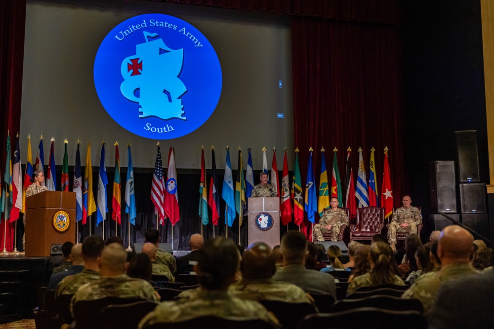 Army South Bids Farewell to Command Sgt. Maj. Graves and Welcomes Command Sgt. Maj. Olsen During Change of Responsibility Ceremony